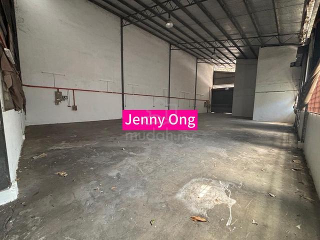 1.5 Sty Factory At Taman Makmur, Lunas For Rent 1