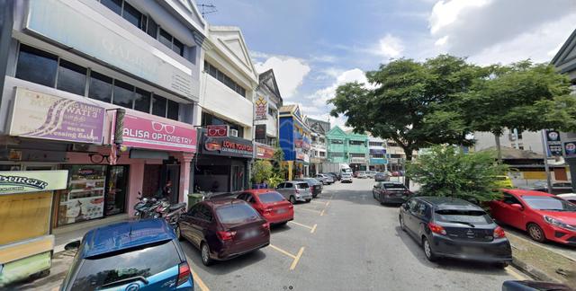 wangsa maju seksyen 1 ground floor shop-32x85- bigger unit . non bumi 1