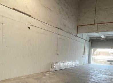 Balakong factory for rent rm12k 40x100 1.5storey 4500sf built up 1
