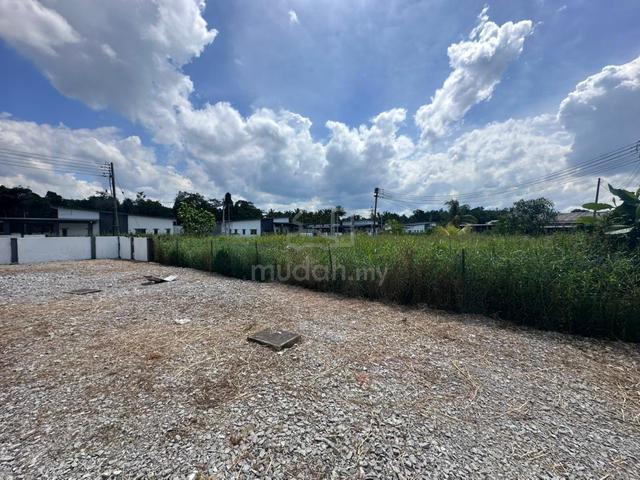 Stakan Single Storey Terrace Corner – Big Land Size For Sale 1
