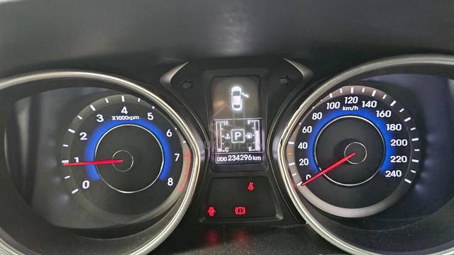 2015 Hyundai ELANTRA 1.8 PREMIUM (A) - 2