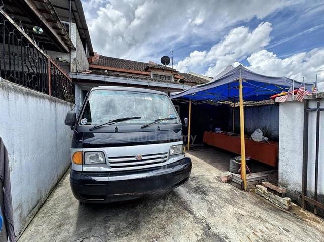 BANDAR SERI ALAM - JALAN BAYU 15 - rumah akan di cat semula 2
