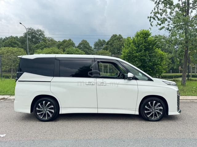 2023 Toyota VOXY 2.0 S-Z (A) 8K MILEAGE 4.5A - 3