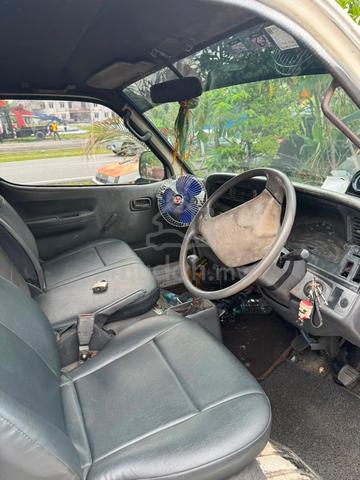 1995 Toyota HIACE 2.8 LH-113R (M) - 5