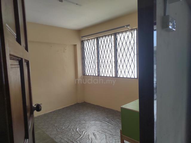 Rumah pangsa Lereh bawah corner extra land 15kaki 1