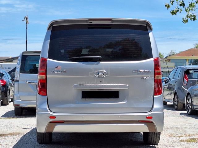 2012 Hyundai GRAND STAREX 2.5 ROYALE FACELIFT (A) - 4