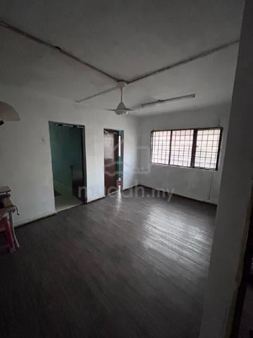 Flat PKNS Seksyen 17 Shah Alam 1