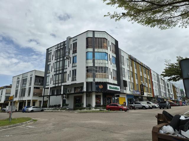 Corner Lot Ground Flr (with Mezzanine Flr), Kota Puteri Masai JB 1