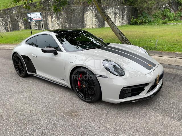 Porsche 911 CARRERA 4 GTS 3.0 (A) - 1
