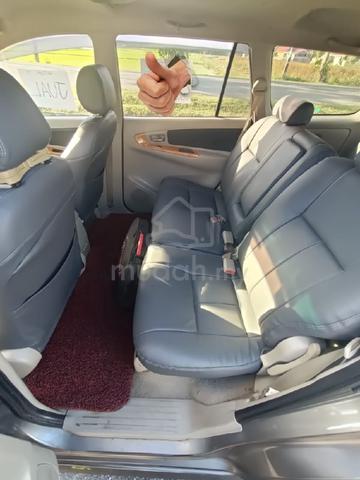 2011 Toyota INNOVA 2.0 E (A) - 3