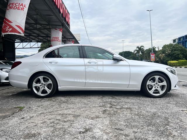 YR 2016 Mercedes Benz C200 2.0 - 4