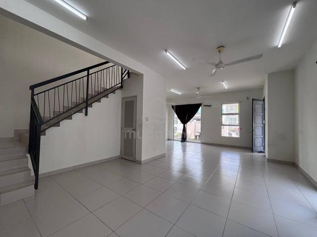 GOOD CONDITION ⭐ Double Storey Semi D Cluster Bayu Suria Puncak Alam 1
