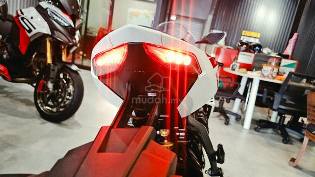 Honda CBR1000RR-R SP - photo 8 of 9