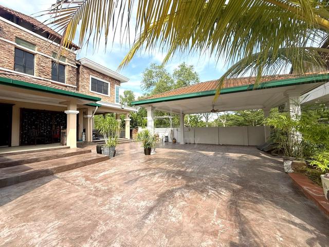 Bandar Nusaputra Puchong Double Storey End Corner Lot Terrace House 1