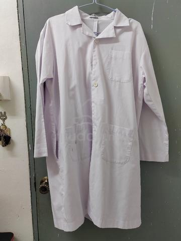 Used Lab Coats Used lab coat suitable for lab work - Clothes for sale in Parit Raja, Johor