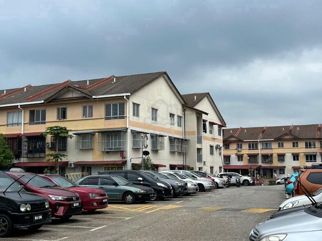 Dahlia Apartment (Taman Bunga Raya) 1