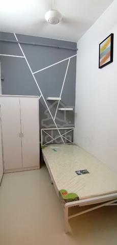 Single room Available for rent at Avenue Crest (Female) 3
