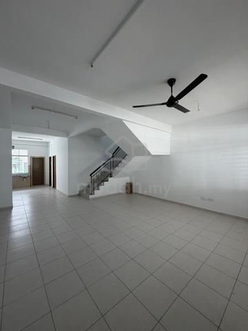 Double Storey House for Rent – Taman Scientex Kundang Jaya 1