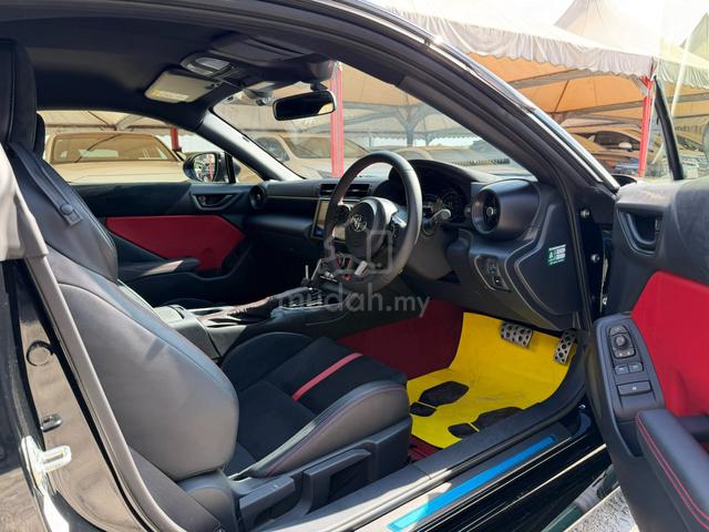 2024 Toyota GR86 2.4 RZ RED INTERIOR 10K KM ONLY - 5
