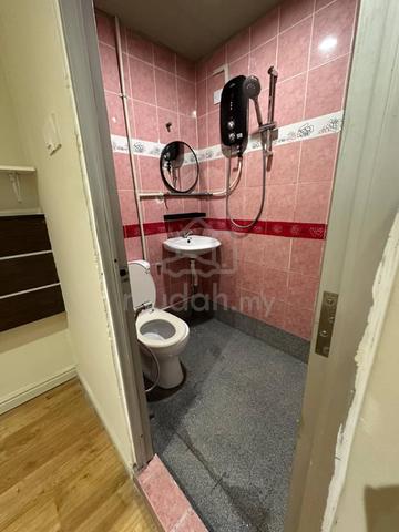 Near TRX ⭐ Zero Deposit Room + Toilet for Rent at Bukit Bintang, Pudu 4