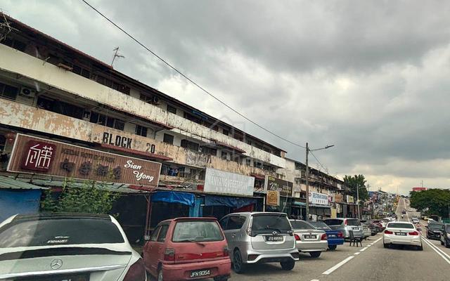 Flat Taman Ungku Tun Aminah 1