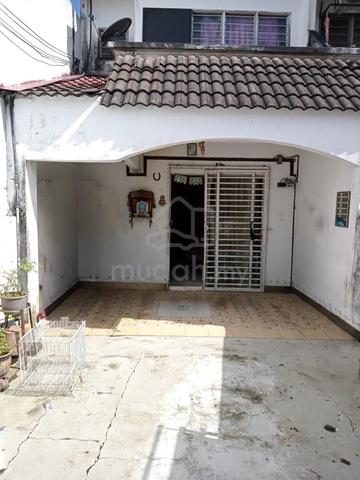 2 storey , taman sri gombak . 1