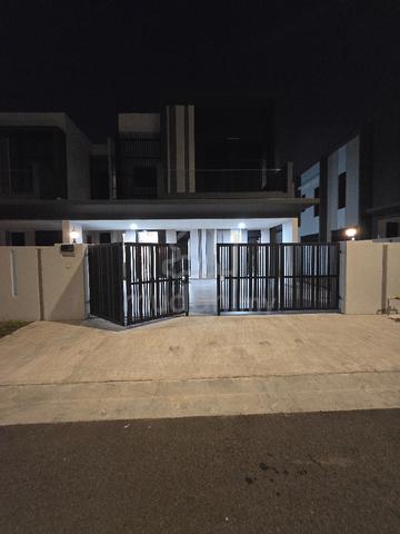 Rent Danga Sutera Clubhouse Semi D 1