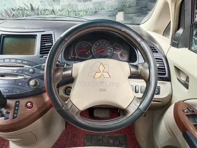 2003 Mitsubishi Grandis 2.4 Mivec (A) 7 Seaters - 5