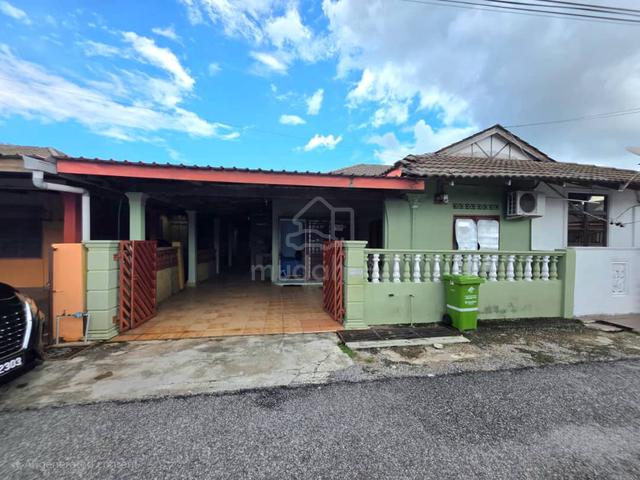 Semi-D Setingkat Taman Jambu, Pekan. 1