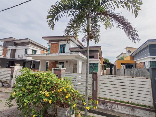 FREEHOLD 4000sqft GJH 1.5Sty Bungalow Low Density Renovated 1