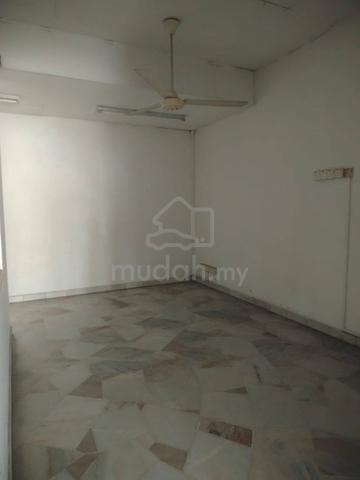 Single Storey House  Meru near Klang Parade for Rent 1