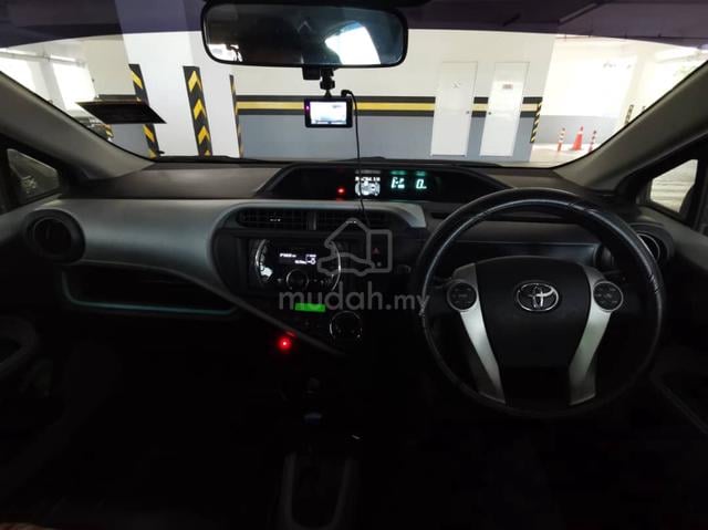 2014 Toyota PRIUS C 1.5 (HYBRID) NHP10R (A) - 2