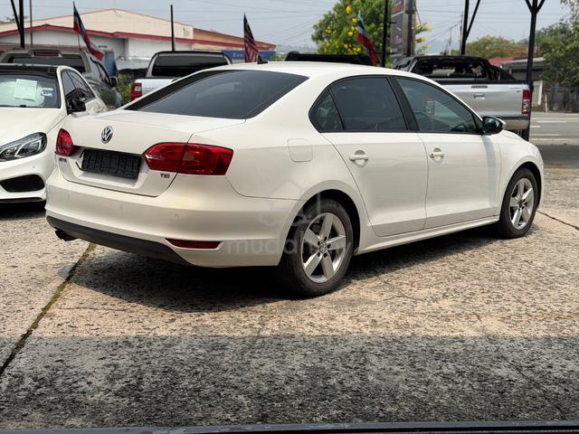 Volkswagen Jetta 1.4 AT - 3