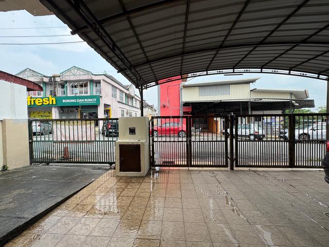 (RUMAH DEPAN KEDAI) 1.5 Storey Semi D Tmn Seroja Salak Tinggi Sepang 1