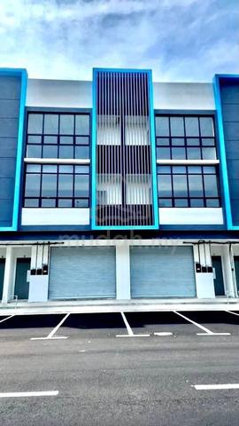 Brand New 3 Storey Shoplot@ Jalan Industri x, Pekan Nanas, Johor 1