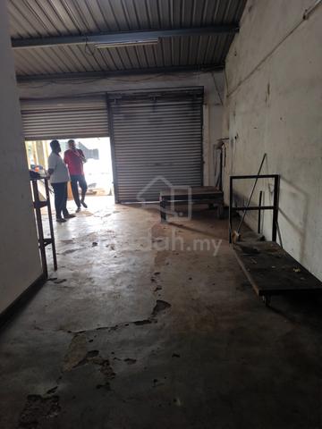 Single Storey Terrace Shop for RENT 1