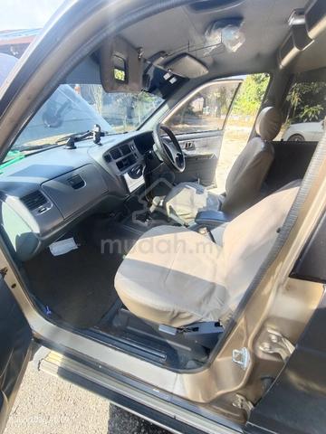 2002 Toyota UNSER 1.8 GLI FACELIFT (A) - 4