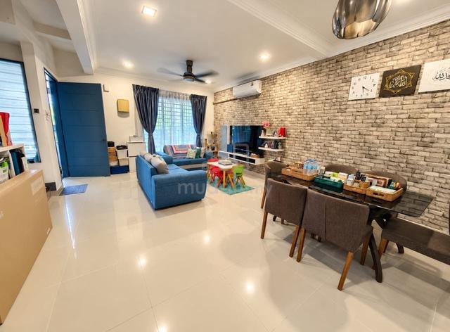2 Storey Ainsdale Fully Furnished | Renovated Freehold Facing Open 1