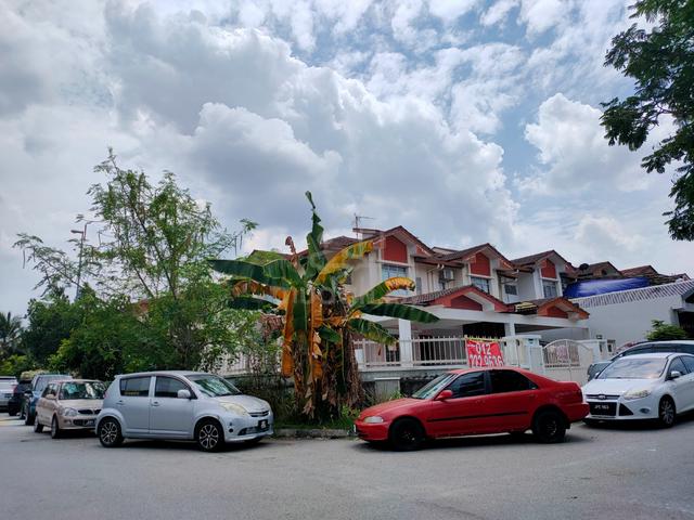 Bandar Seri Putra Double storey Corner Lot 1