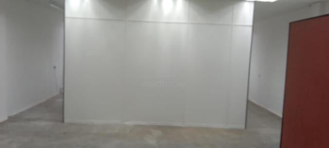 Harbour trade , 1100sf, office 1