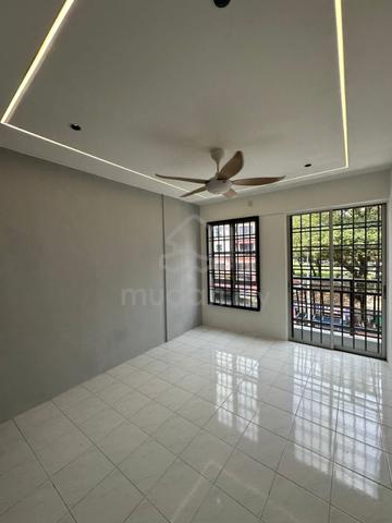Park Avenue (Tampoi Indah) 1