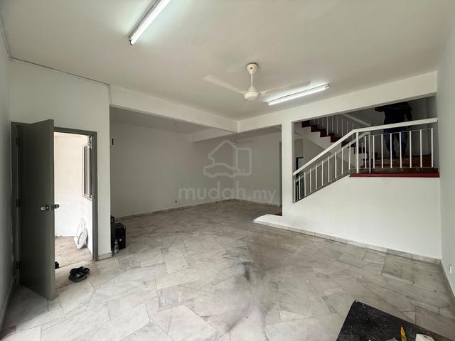 [Nice Unit] 2 Storey Terrace - Taman Velox, Country Homes, Rawang 1