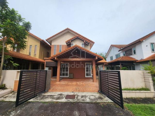 BELOW MARKET RENOVATED 2 Storey Bungalow Tasik Prima, Puchong 1