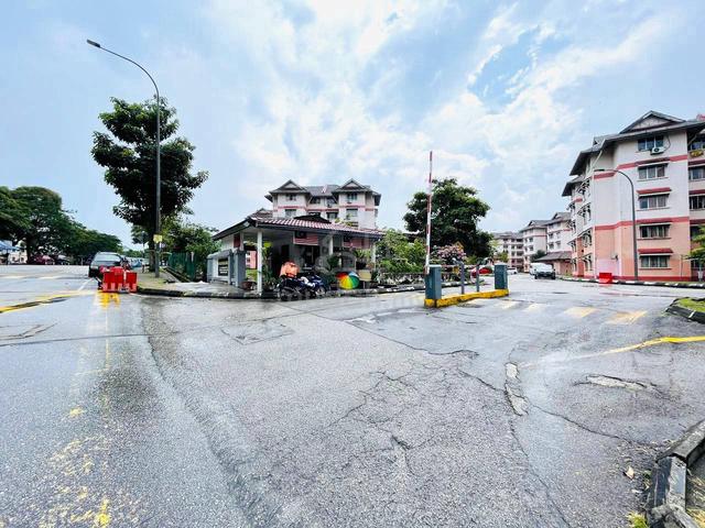 Pangsapuri Kiambang (Taman Bukit Subang) 1