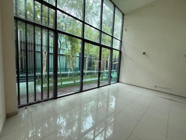 Best Buy 3 storey terrace Reflexion Pool Villa Bandar Nusaputra Timur 1