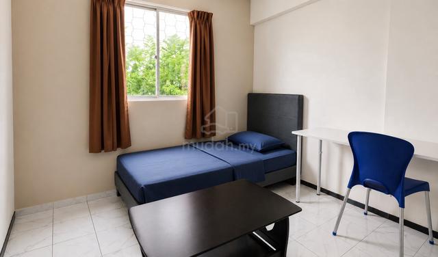 Female Room Rental in Gelugor, Penang 1