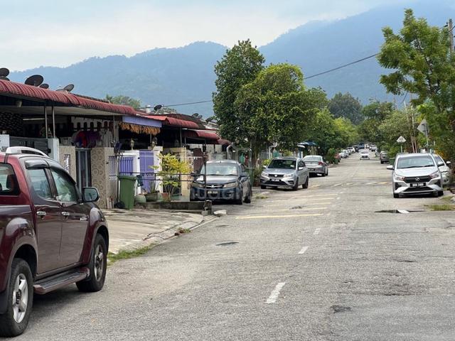 Corner Lot Single Storey Terrace -Taman Mas Farlim , Ipoh Perak 3