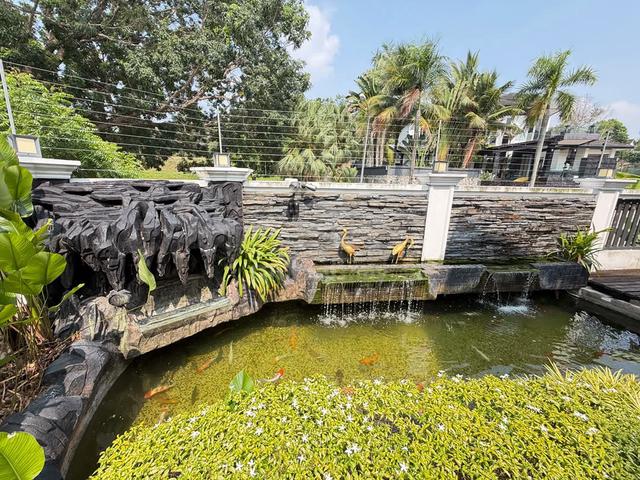 Kajang Country Heights 3 Storey Bungalow Freehold 1