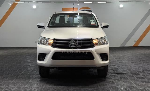 2023 Toyota HILUX 2.4 MT FACELIFT II F*LOAN - 3