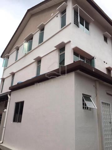 Seksyen U5 3 storey End Lot 1
